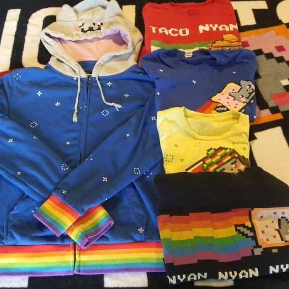 Hot Topic Tops - Rare Hot Topic Nyan Cat Ripple Junction Hoodie w/ 4 T-shirts + Blanket Bundle